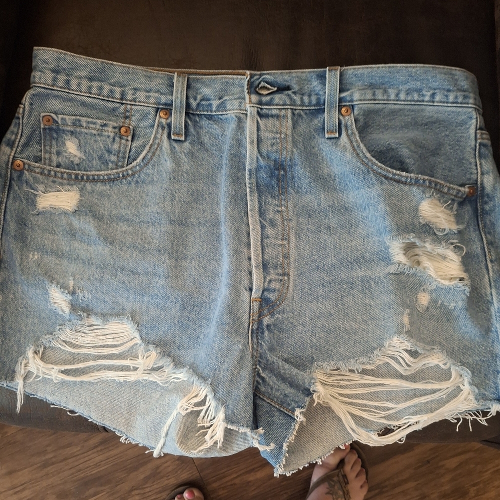 Levi Strauss 501 distressed Jean shorts size W34